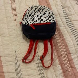 tommy hilfiger mini back bag